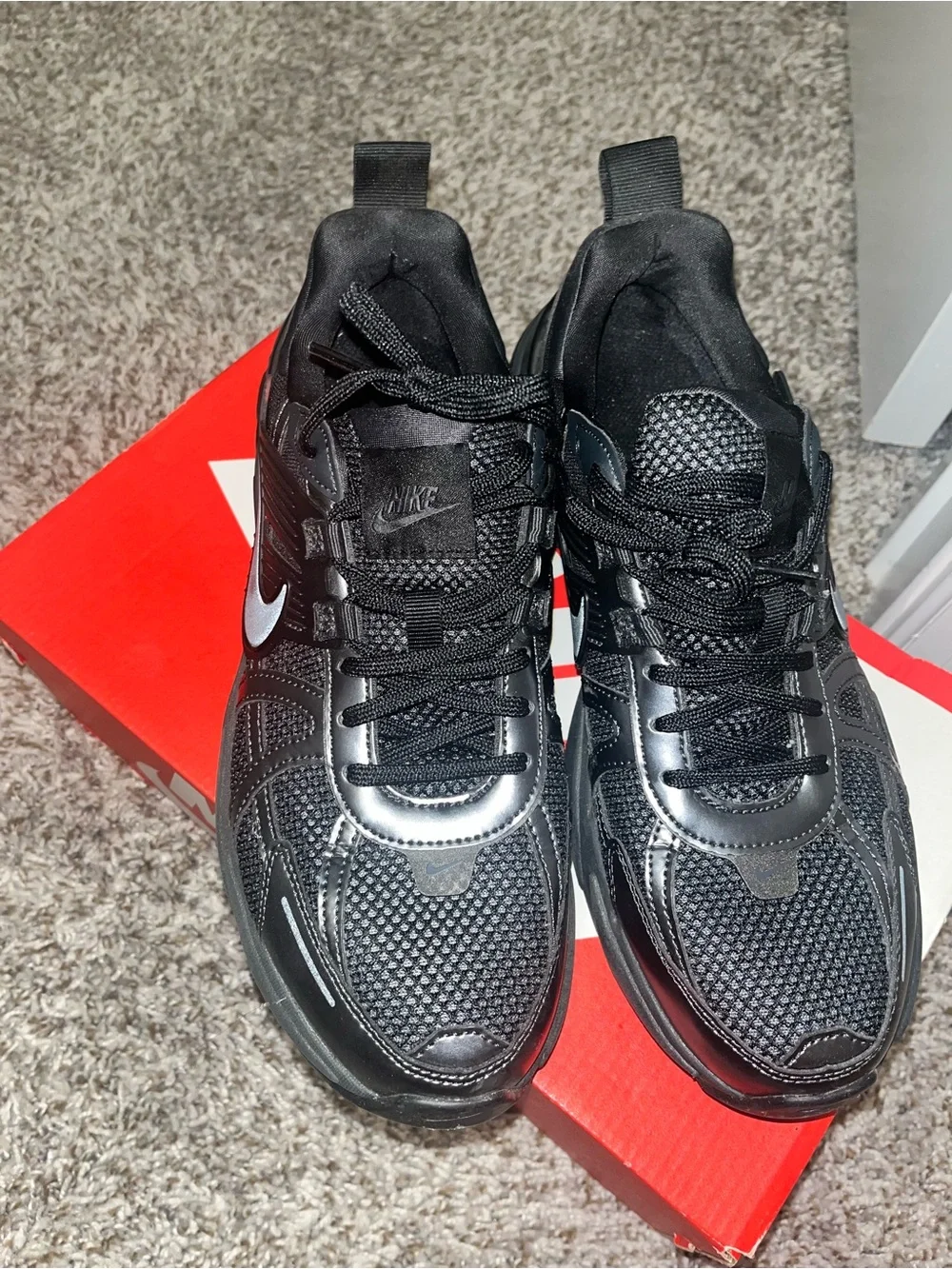 Nike V2k RUN Black Women’s Athletic Running Sneakers - Picture 5 of 5
